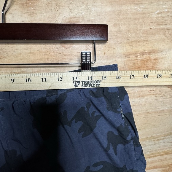 Rhone Shorts‎ Mens Size Large Blue Camo Lined Athletic Gym Workout Stretch 7" - Picture 6 of 7